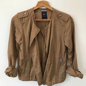 Gap camel colored light weight jacket XS